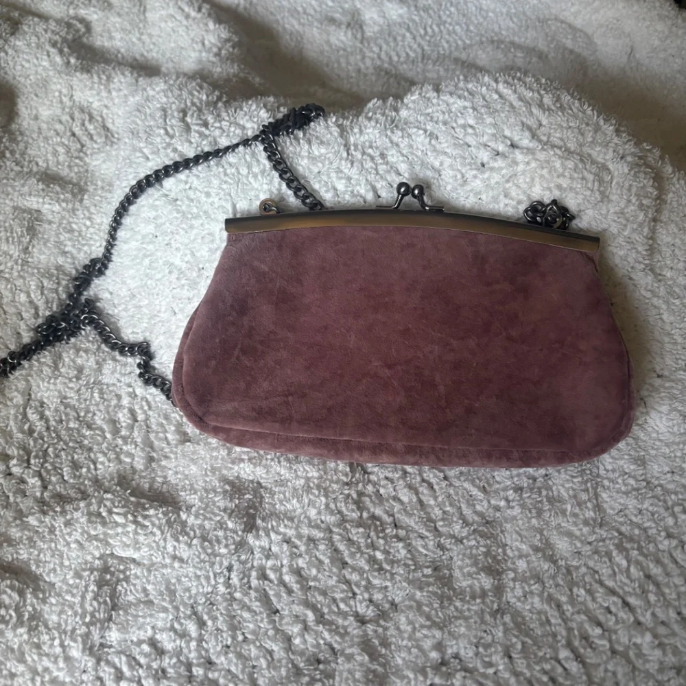 Universal Thread Elegant Soft Velvet Clutch Purse Mauve Chain Crossbody Strap
